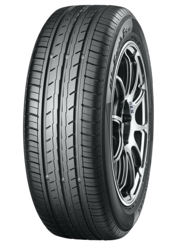 Yokohama BluEarth-ES ES32 215/60 R16 95H